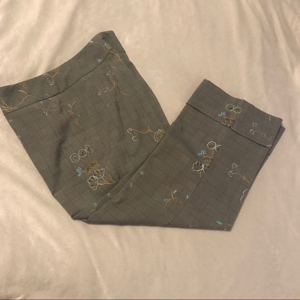 Cache Capri Pants - Picture 2 of 2